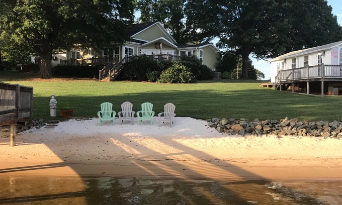 Mount Mourne House | Escape To The Lake! Luxurious Deep Water Lake Norman Home w/Private Beach & Dock