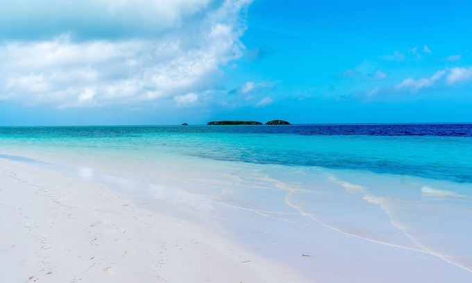 Spanish Wells House | Escape to 'This Is It' Your Ultimate Beachfront Retreat