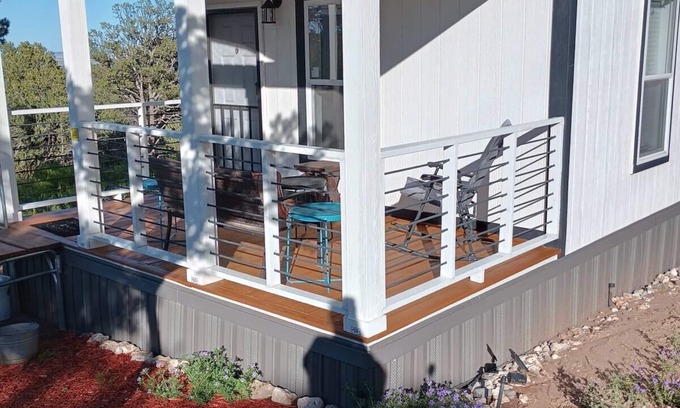 Edgewood House | Escape to this serene mountain getaway – relax in nature’s beauty. Dogs welcome!