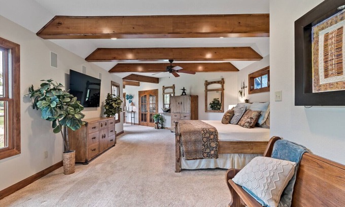 Hearne House | Escape to Tranquility at the Villas of Wind Dancer Retreat