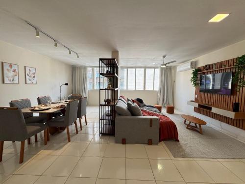 Leme Apartment | Espaçoso com 2 quartos 3 Minutos da Praia A16-1101
