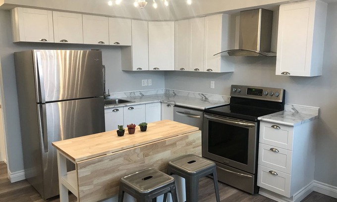 Carleton Place Apartment | Esther's Place - Carleton Place 1 BedRoom Apartment retreat - sleep 2 max