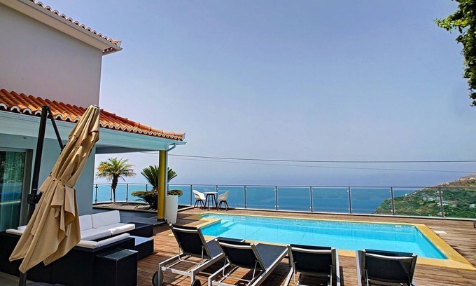 Calheta House | Estrela do Mar - Lovely, Sun Filled Villa