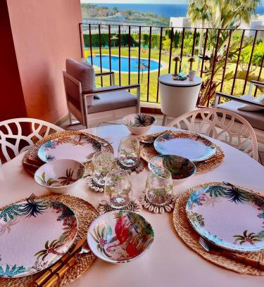 Manilva Apartment | Estrella de Mar zeezicht en uitkijk op Gibraltar 40m2 terras incl zwembad Las Garzas Manilva