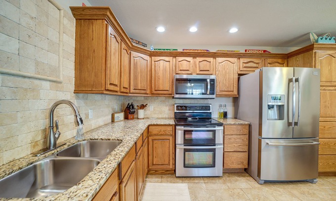 Eufaula Cottage | Eufaula Oasis w/Screened Porch: Unwind in Style!