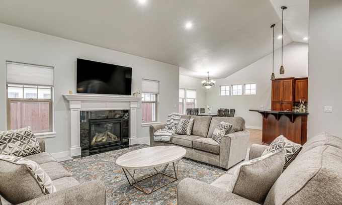 Junction City House | Eugene Area Home: 18 Mi to U of O!