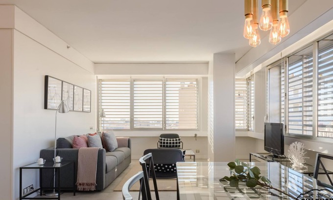 Castillejos Apartment | Eurobuilding 2 Luxury - Spectacular views