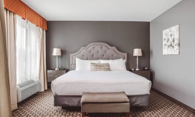 Zion Hotel | Evening Fires & Morning Comfort w/Books, Gardens & Buffet Breakfast