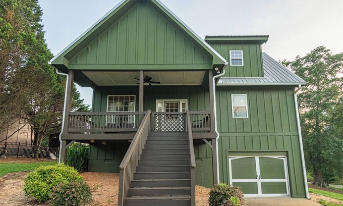 Wedowee House | Evergreen Cottage: 2 Bedrooms-Pet Friendly-Lake Access-Hot Tub