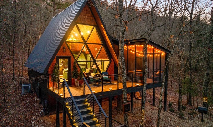 Board Camp Cabin | Evergreen Dreams