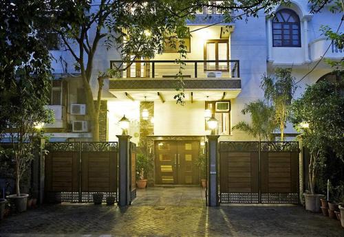 Defence Colony House | Evergreen Suites