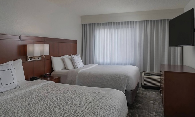 Twin Brook Hotel | Everything You Need For The Perfect Vacation! Pets Are Welcome!