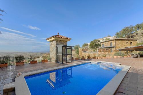 Palau-Saverdera Villa | Excepcional villa con vistas panorámicas a la Bahía de Rosas IMMO365