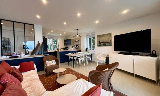 Saint-Cast-le-Guildo Apartment | Exceptional apartment with sea view - 400 m from the beach