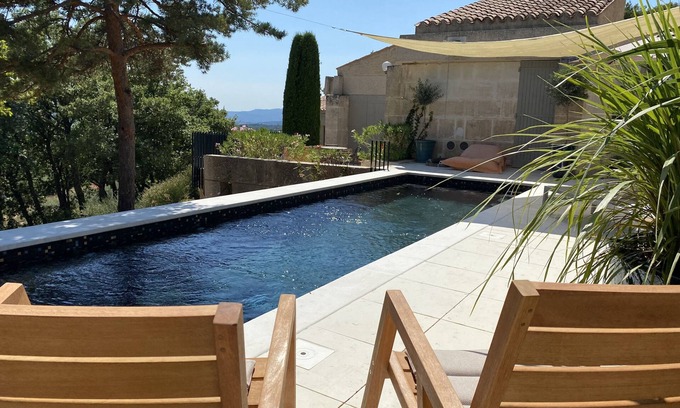 Cucuron Apartment | Exceptional Luberon location - Private swimming pool