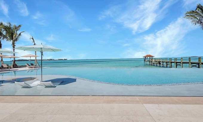 Nassau Apartment | Exclusive Oceanfront Three-bedroom Condo in Nassau