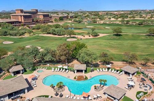 Kierland Apartment | Exclusive Unit-Walkable Area-Bright & Sunny 2 BR - N272