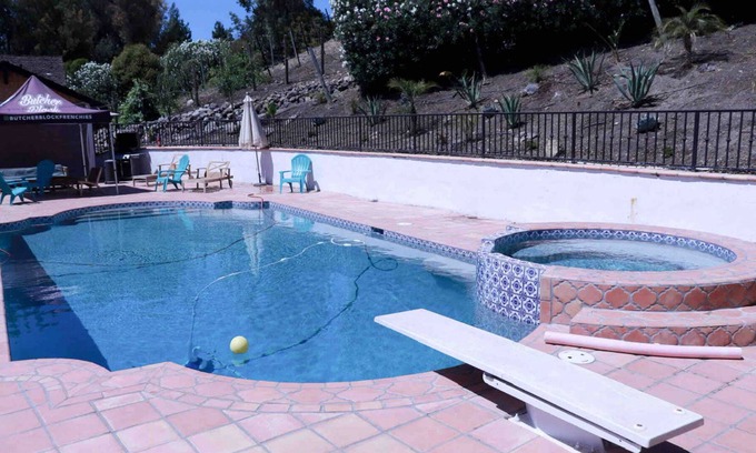 San Martin House | Executive Estate with Private Pool & Pool Spa