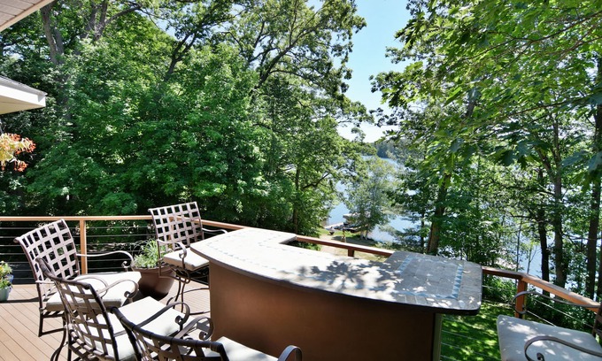 Sarona House | Executive Home With Golf Course Out Front and Lake In The Back- Amazing doesn't describe it