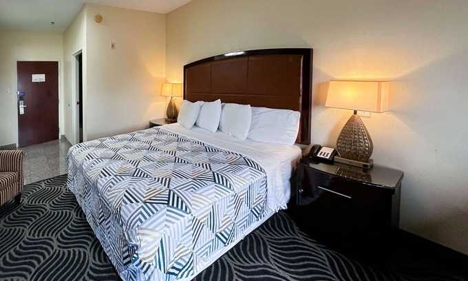 Breaux Bridge Hotel | Executive Inn & Suites Breaux Bridge, LA