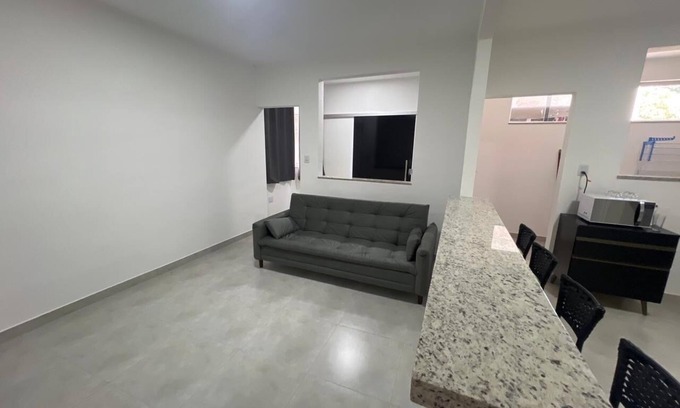 Veneza Apartment | Executivo Veneza é ótimo para pequenas e longas estadias, localização premiada