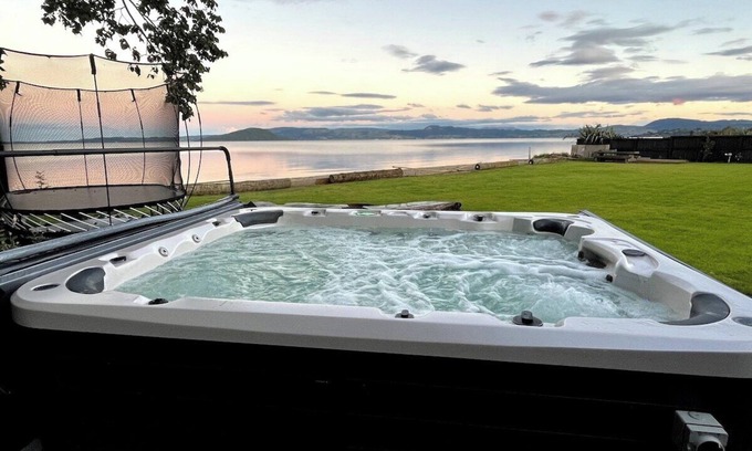 Ngongotaha House | Exhale Rotorua: Cozy Lakeside Oasis