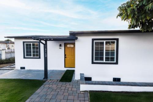 Paradise Hills Villa | Exotic home Cumberland street by sdstay