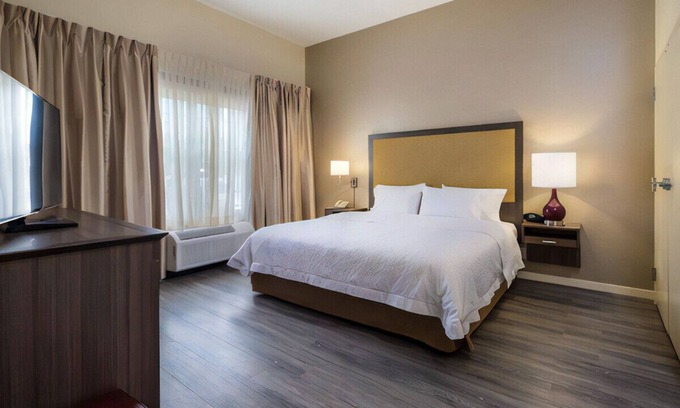 Waterville House | Experience Haven of Luxury w/ Superior Comfort