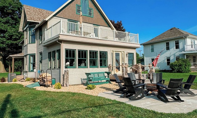Princeton House | Experience Princeton charm on the Mississippi River