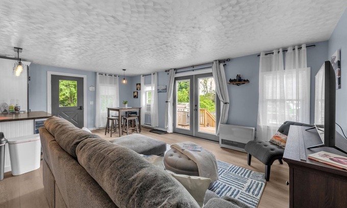 Belfast House | Experience the beauty of Belfast, Maine with a stunning ocean view!