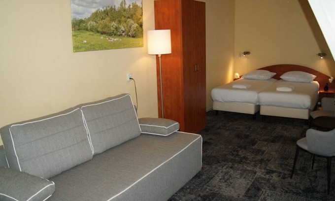 Deventer Hotel | Explore History, Enjoy Comfort in Classic Room Close to Speelgoedmuseum
