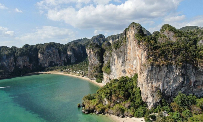 Newark House | Explore the Bay Area