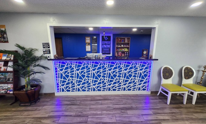 Parsons Hotel | Express Inn Parsons