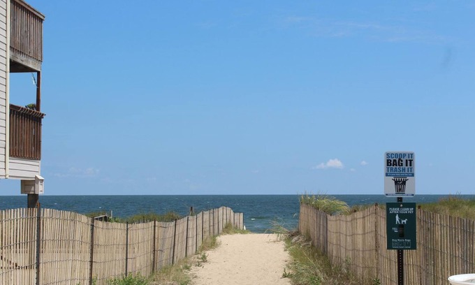 Cottage Line Hotel | Express Inn