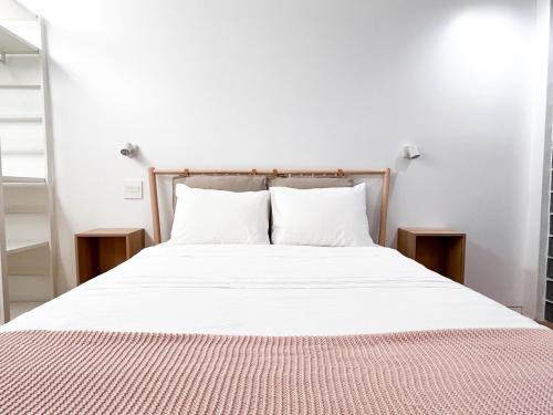 East Flatbush Apartment | Exquisite and Modern Stay in Brooklyn at Rem-Casa