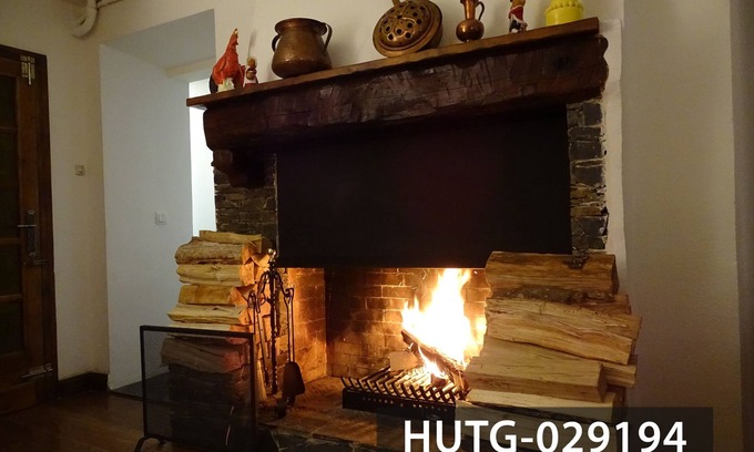 Llivia Apartment | Exquisite high mountain duplex in the town centre of Llívia