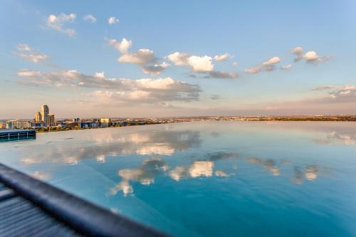 Greater Johannesburg Metropolitan Area Apartment | Exquisite view of Africa's tallest building