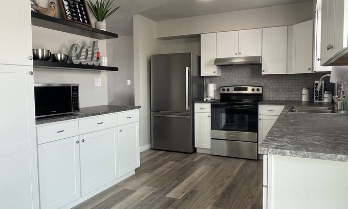 Roy House | Extended Stay near HAFB in Roy