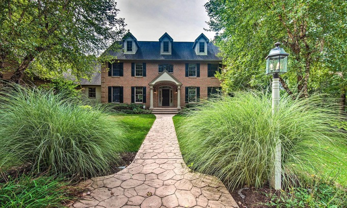 Atglen House | Extravagant Atglen Manor w/Private 60-Acre Land!