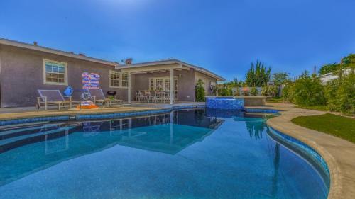 Hermosa Village House | F-53 Trenton