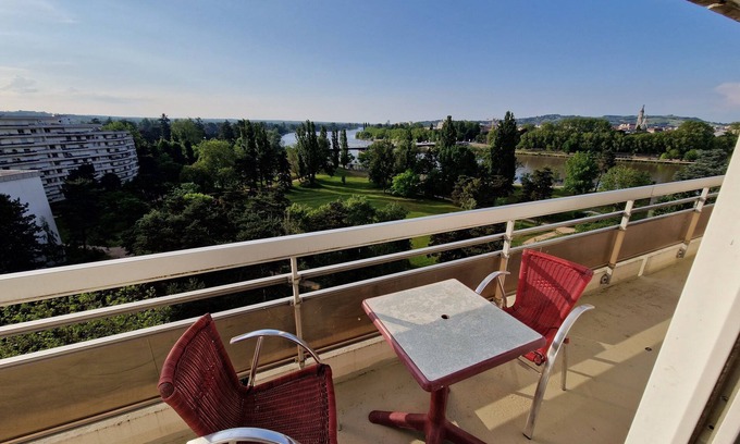 Bellerive-sur-Allier Apartment | F2 Avec Superbe Vue, Idéal Curiste