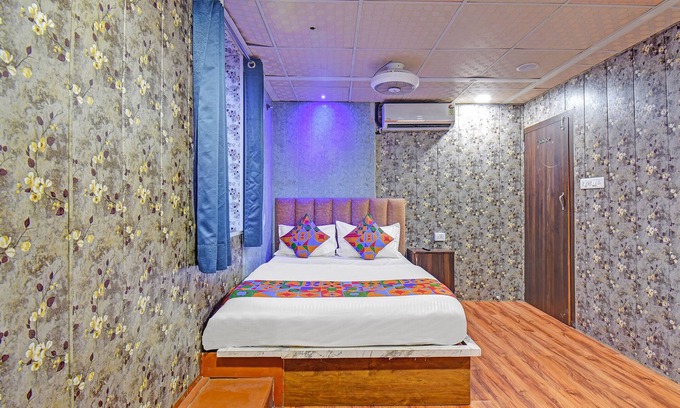 Aundh Hotel | Fabexpress Arya Inn