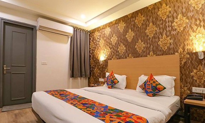 Delhi Hotel | Fabexpress La Serene
