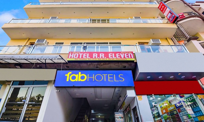 Sector 45 Hotel | Fabexpress Rr Eleven