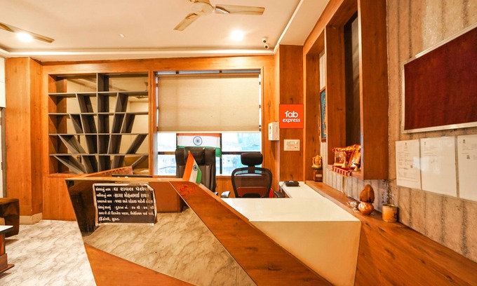 Surat Hotel | Fabexpress The Rawal Palace