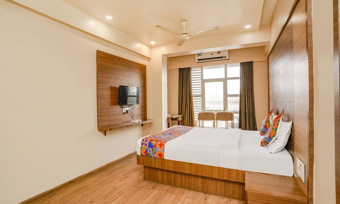 Bhiwandi Hotel | Fabhotel Mahadev Residency