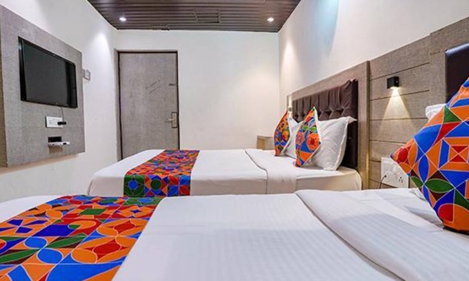 Vile Parle West Hotel | Fabhotel New Prince Palace