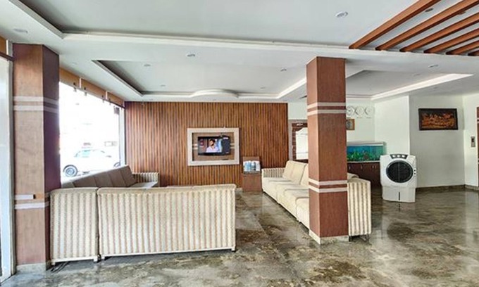Kushalnagar Hotel | Fabhotel Prime Ministers Kourt