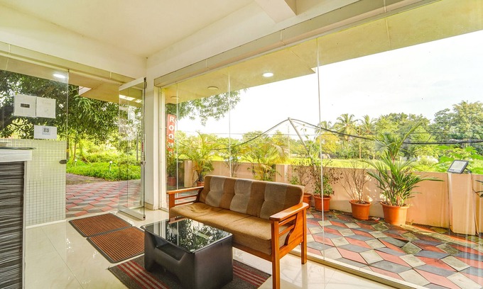 Alwaye Hotel | Fabhotel Reem Residency