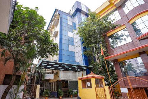 Sheshadripuram Hotel | FabHotel Savi Inn - Nr Mantri Square Mall